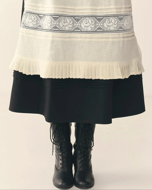 Передник з мереживом білий