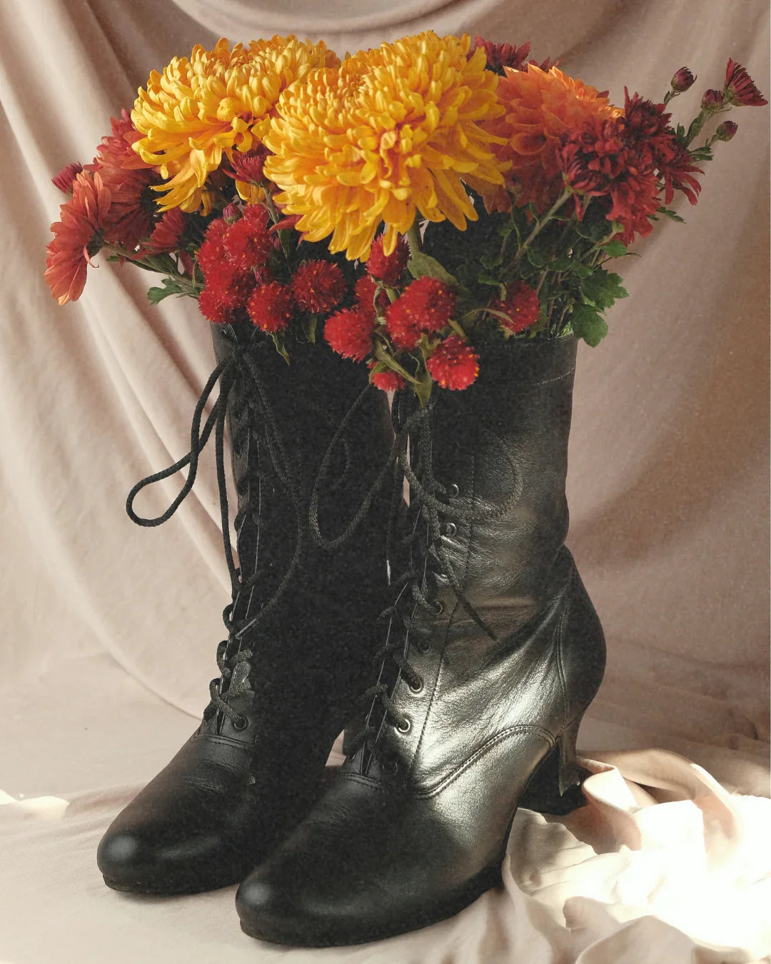 шкіряні чорні чоботи