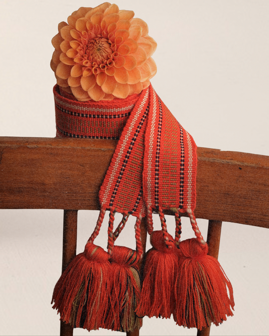 Крайка-пояс помаранчева з китицями "Надсяння"