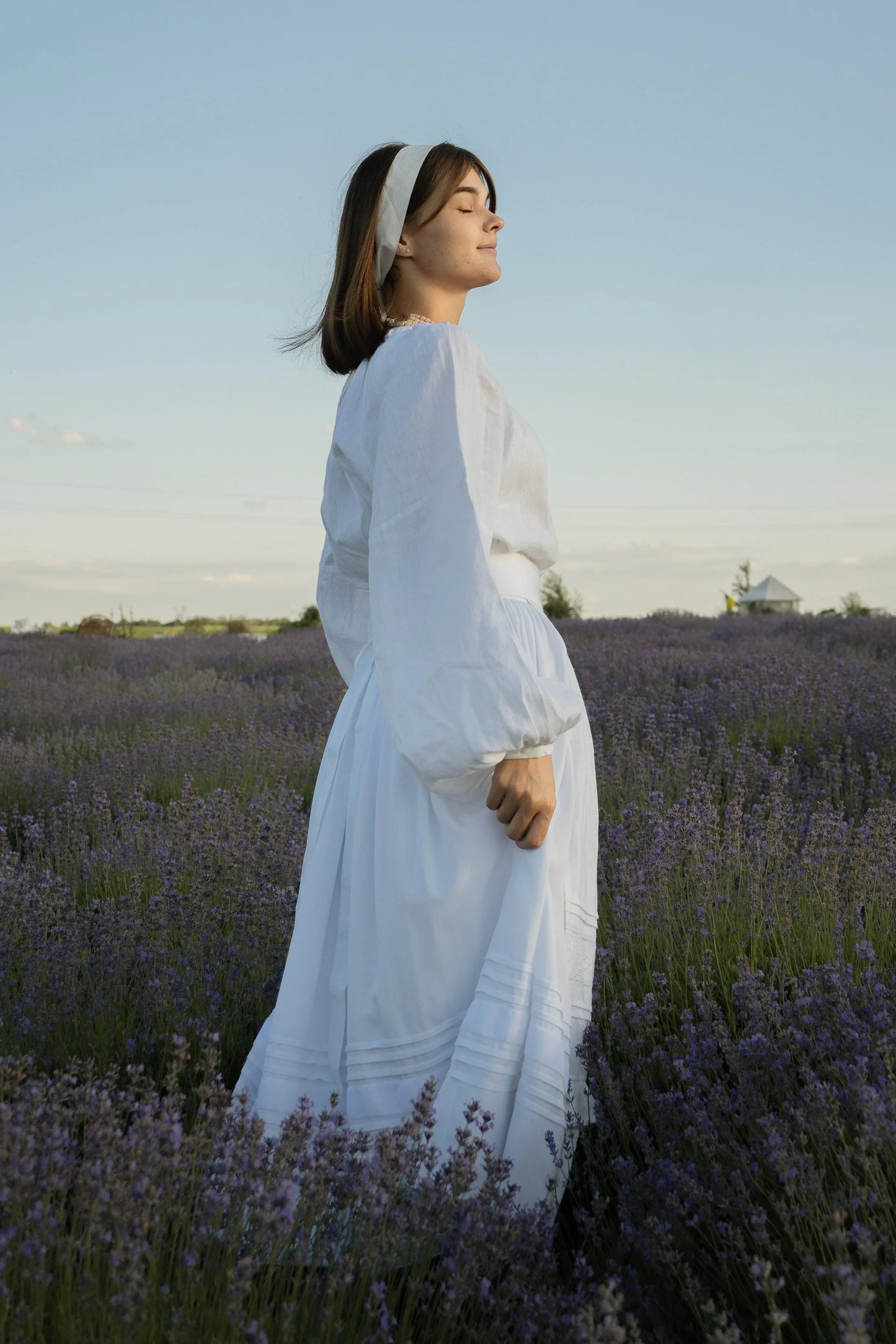 Комплект білосніжний з фартушком