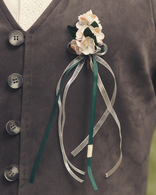 Чоловіча весільна бутоньєрка "Вишневий Цвіт" - {МАЛЬВИ}