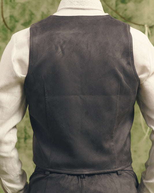 Чоловічий замшевий жилет