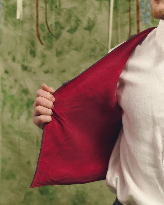 Чоловічий замшевий жилет