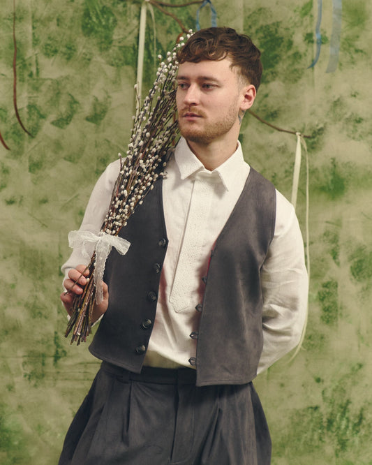 Чоловічий замшевий жилет