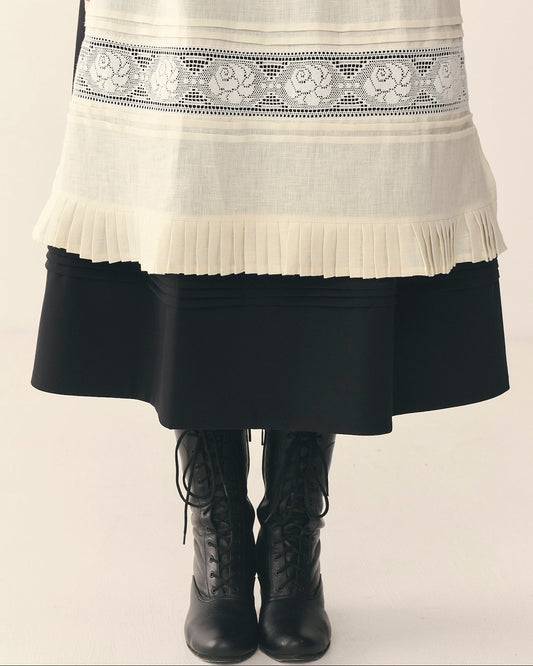 Передник з мереживом білий