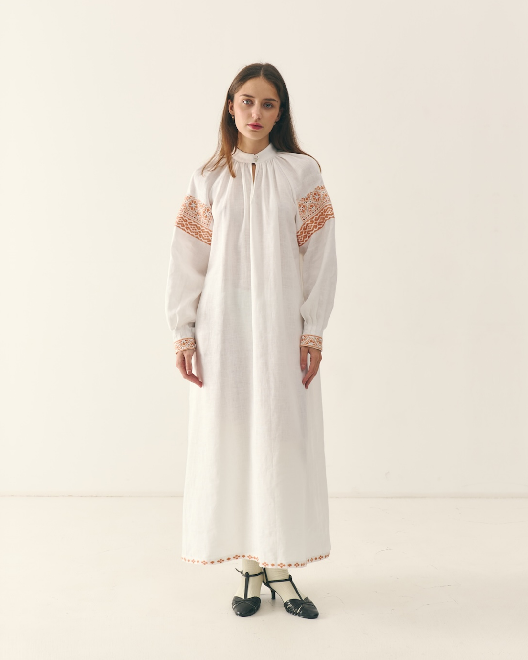 Додільна традиційна вишита сорочка - {МАЛЬВИ}