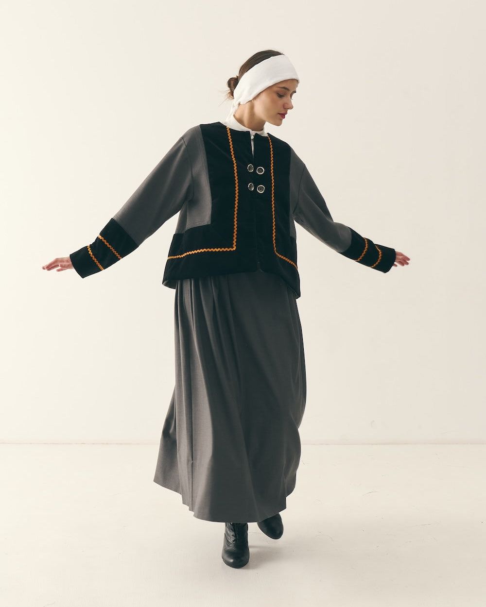 Український національний костюм - {МАЛЬВИ}