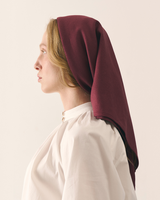 Однотонна бордова хустка