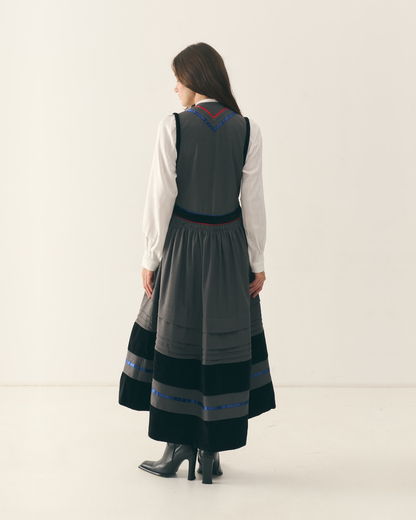 Спідниця з нагрудником сіра - {МАЛЬВИ)