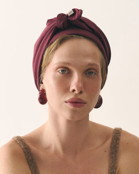 Бордова хустинка в етно стилі