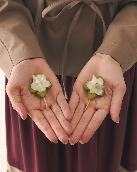 невидимки з квітами