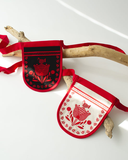 Вишита ладунка червоним - {МАЛЬВИ}