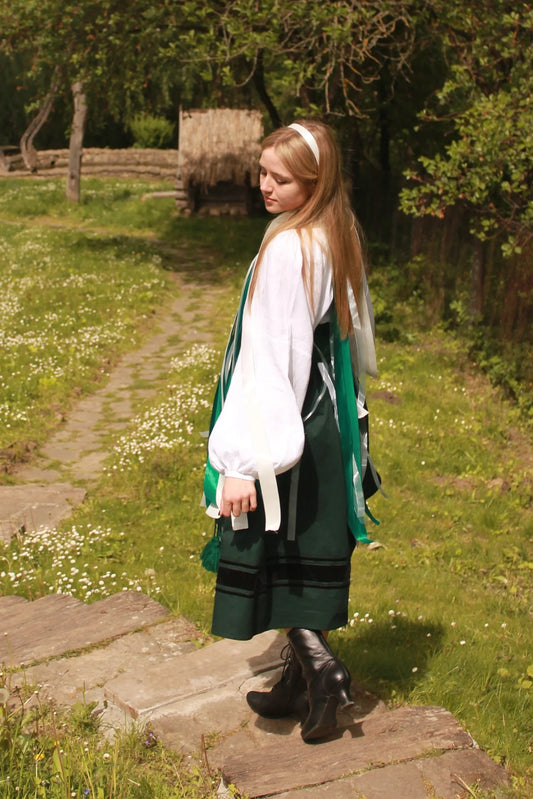 Комплект з крайкою та лляним фартухом