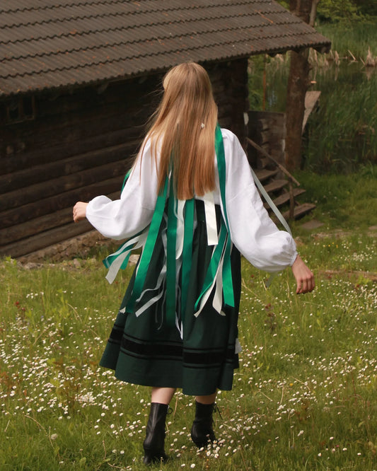 Комплект з крайкою та лляним фартухом