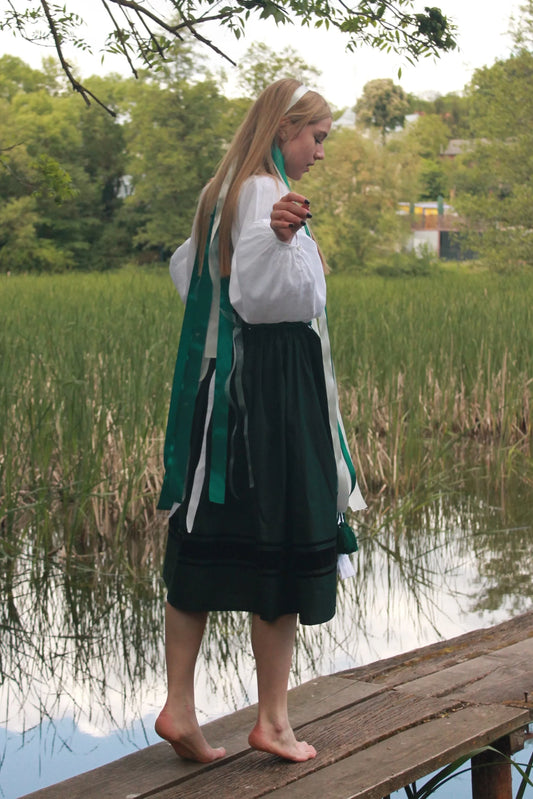 Комплект з крайкою та лляним фартухом