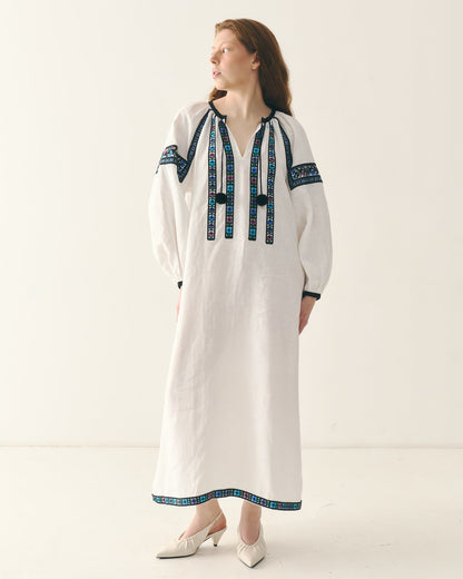 Довга вишита сорочка "Борщівська" з балабонами