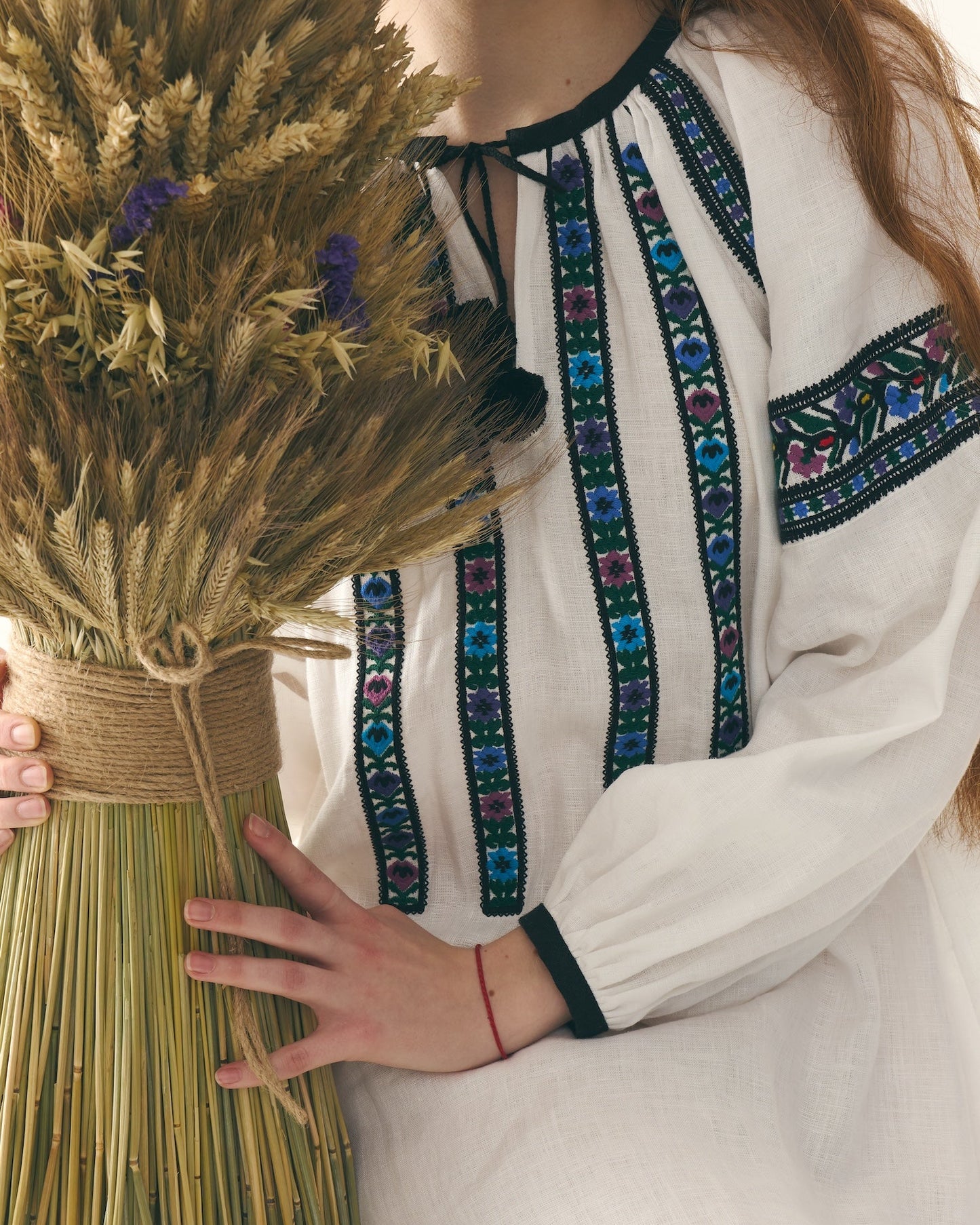 Довга вишита сорочка "Борщівська" з балабонами