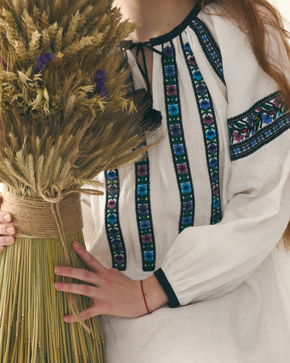 Довга вишита сорочка "Борщівська" з балабонами