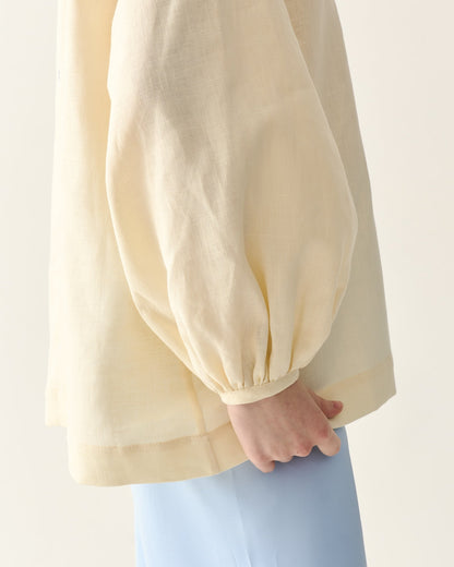 Однотонна молочна сорочка з льону "Буденка"